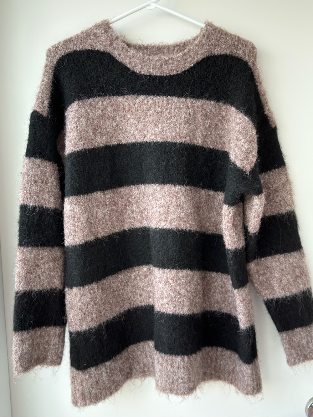 Cozy Striped Women’s Sweater - Black & Mauve